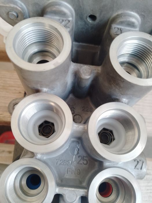 AE4528 Knorr-bremse клапан ограничения давления пневмосистемы DAF