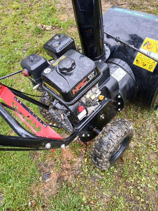 Odśnieżarka spalinowa z napędem NAC