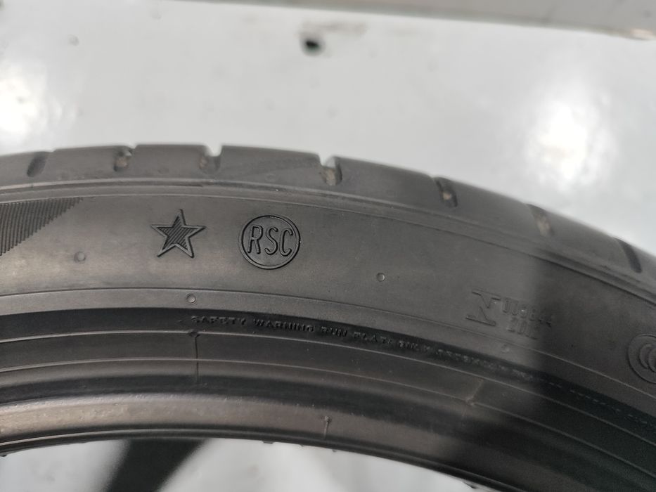 2 pneus semi novos 255-35R19 Pirelli RFT - Oferta dos Portes