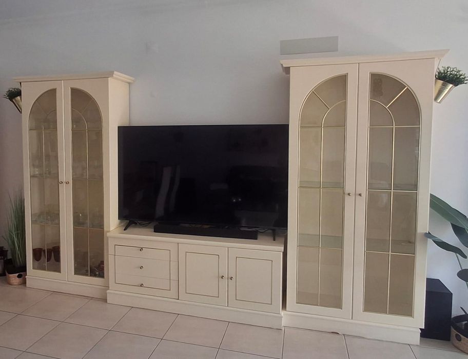 Móvel de sala - semi novo