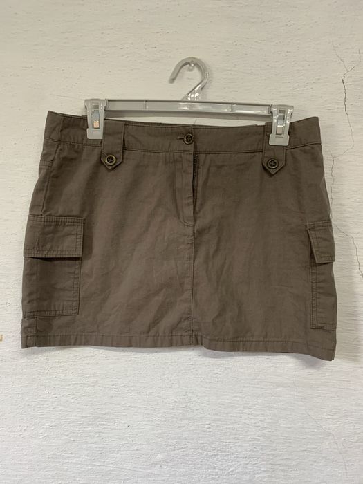 Две которкие мини-юбки