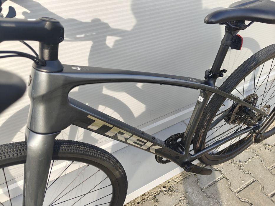 2xTrek FX4+  Sport karbon rozmiar S Shimano Cues 10s