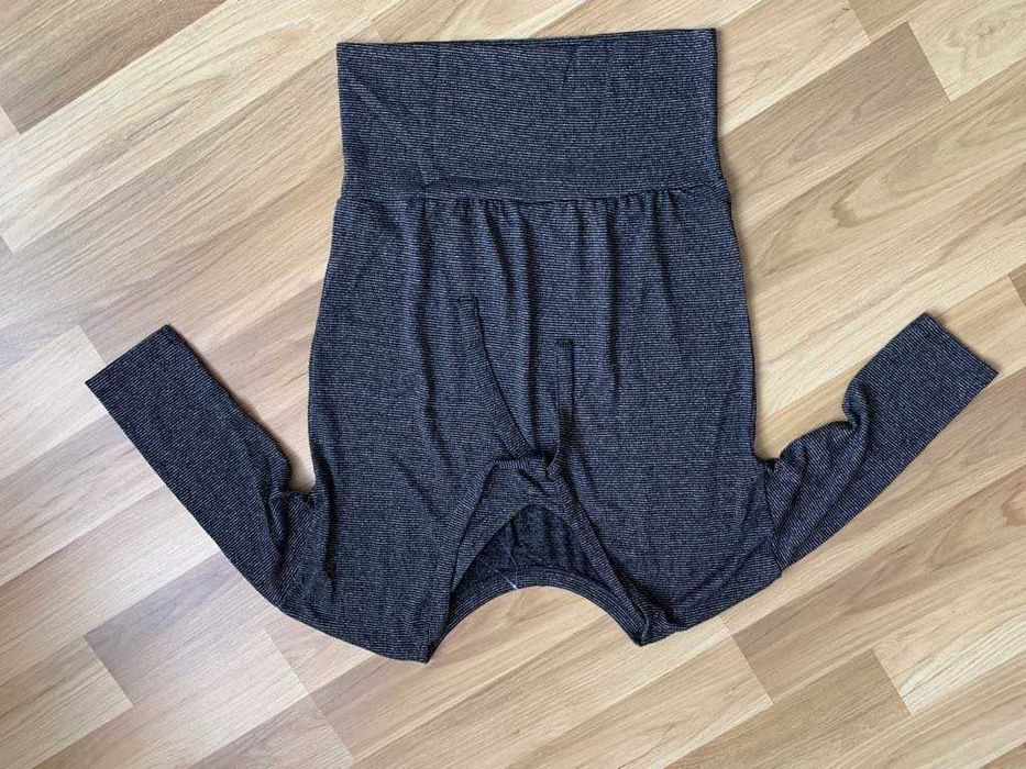 Czarna bluzka ze srebrną nitką