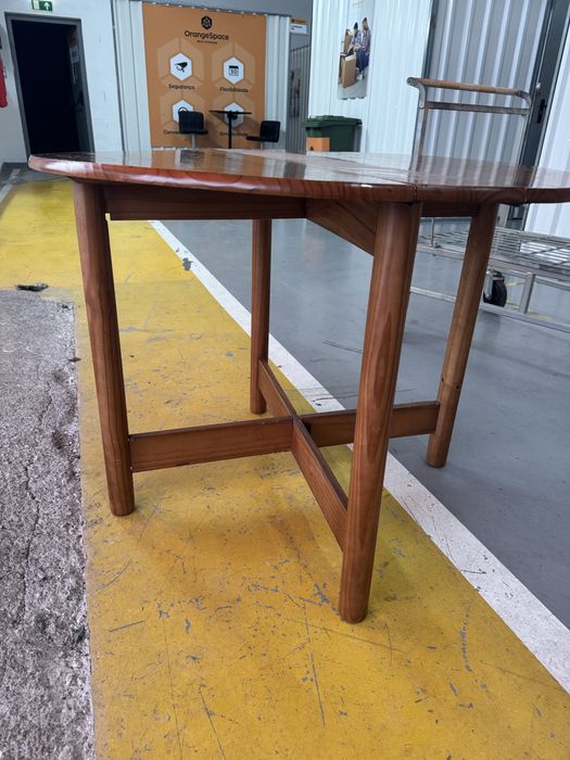 Mesa de madeira dobravel