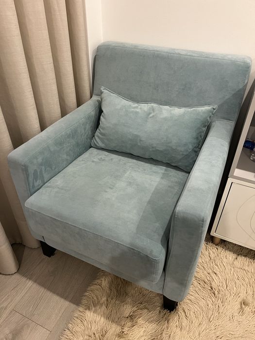 Cadeirao de veludo azul