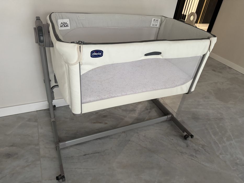 Chicco Next2Me Magic super stan