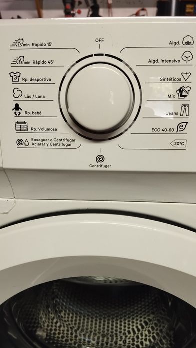 Maquina lavar roupa com pouco uso