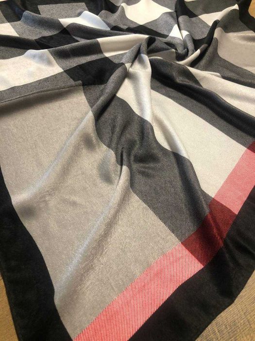 Платок Burberry в клетку бежевый с коробкой