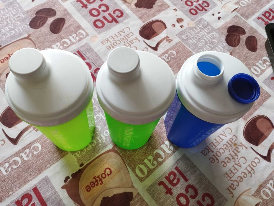 3 copos 700 ml com tampa