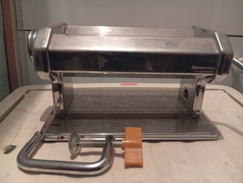 Máquina de esticar massa