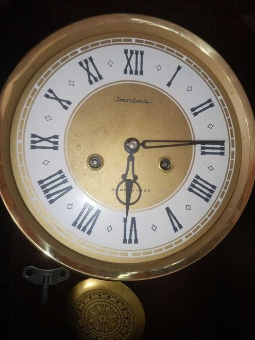 Настінний годинник «Янтар». ОЧЗ часы настенные с боем