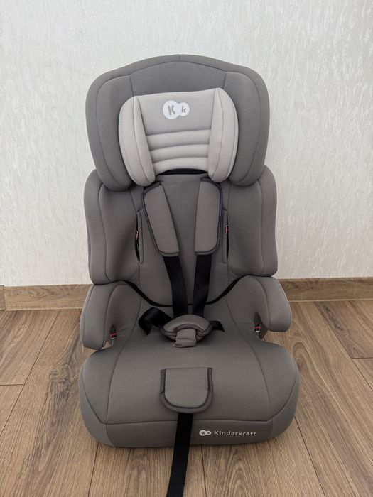Дитяче автокрісло Kinderkraft Comfort Up 9–36 кг (група 1/2/3)