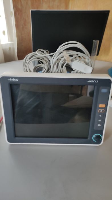 Mindray uMEC 12, универсальный прикроватный монитор пациента
