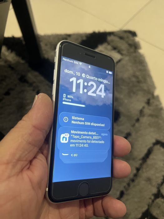 iPhone SE em outro estado
