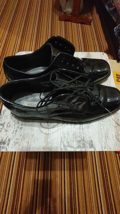 Продаю туфли 42-43 размер лакированные