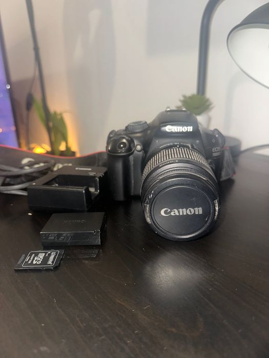 Câmera Fotográfica Cânon 1100D