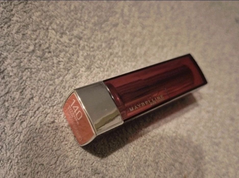 Maybelline szminka odcień 140