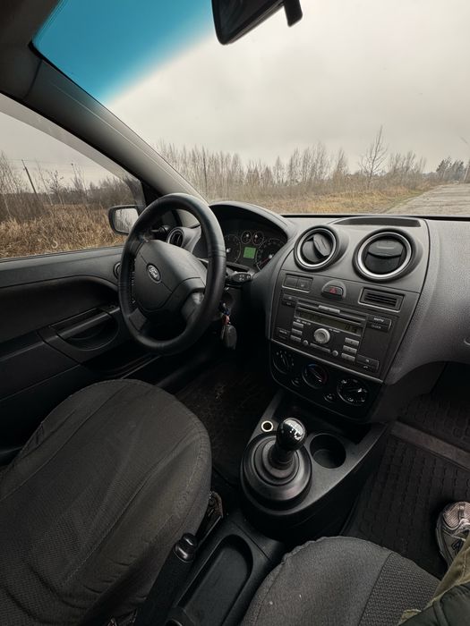 Автомобіль Ford Fiesta Mk5 2008