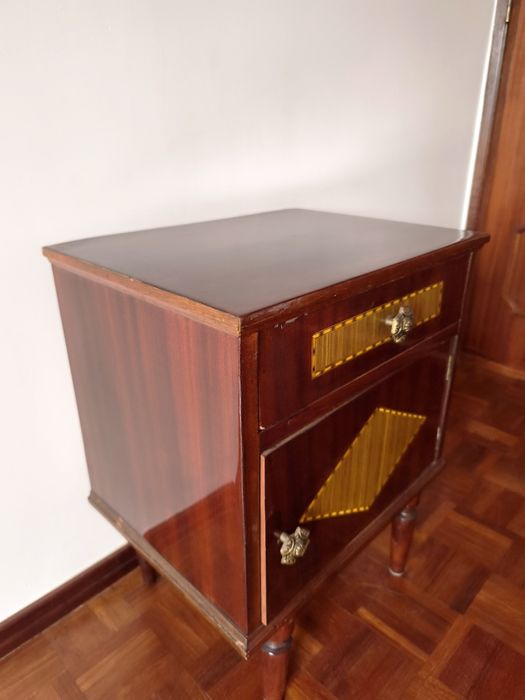 Mesa de cabeceira