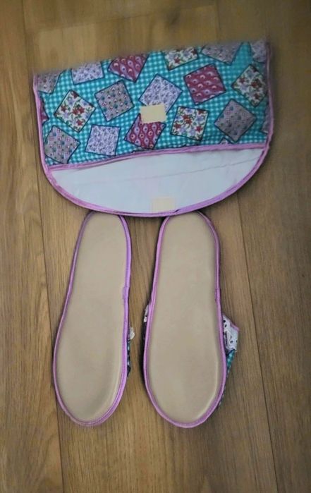 Chinelo de quarto com bolsa