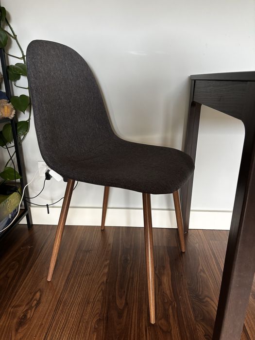 Duas cadeiras com novo