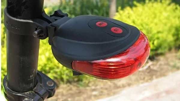 Lanterna traseira de bicicleta
