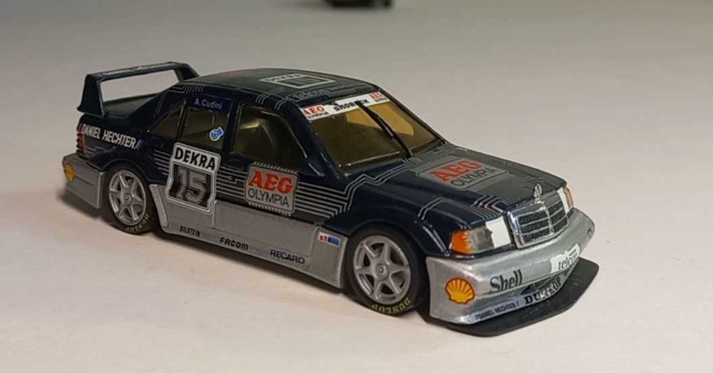 1/43 MERCEDES-BENZ 190E EVOII W201 Minichamps