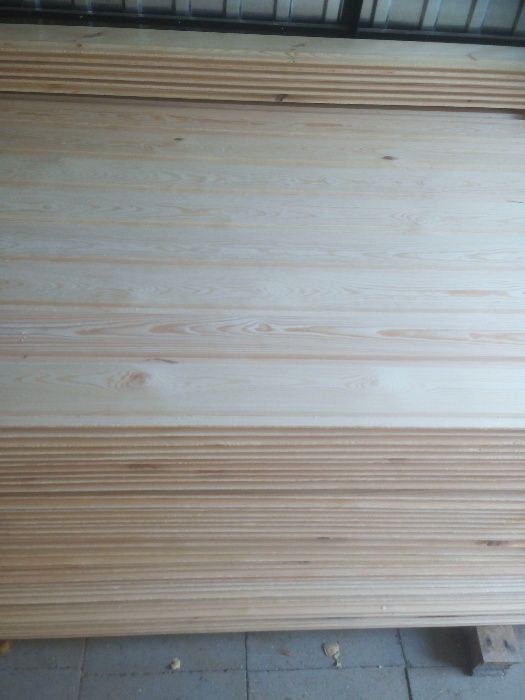 Dachowa podbitka sosnowa