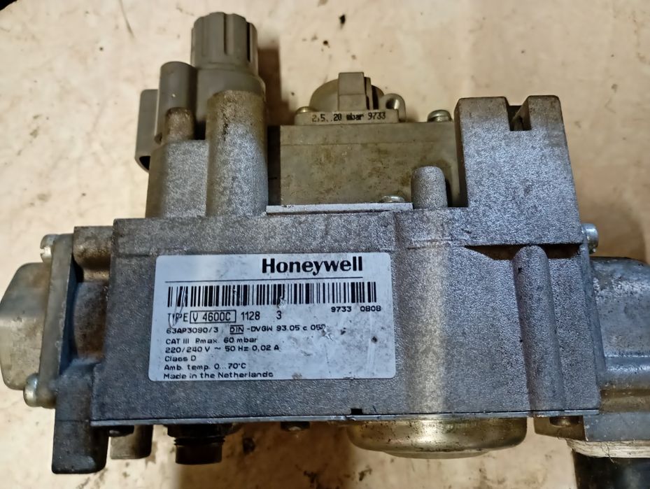 Zawór honeywell V4600C 1128 3
