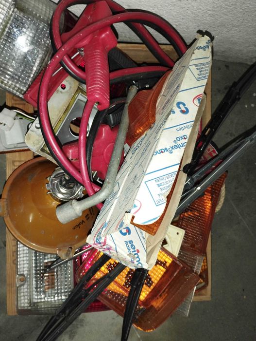 Farolim Farol Pisca Nissan Vanette 84-93