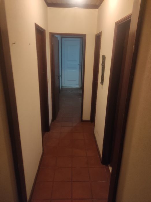 Vende-se Moradia T3 Santa Clara