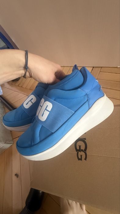 Кроссовки ugg 35-36 размер