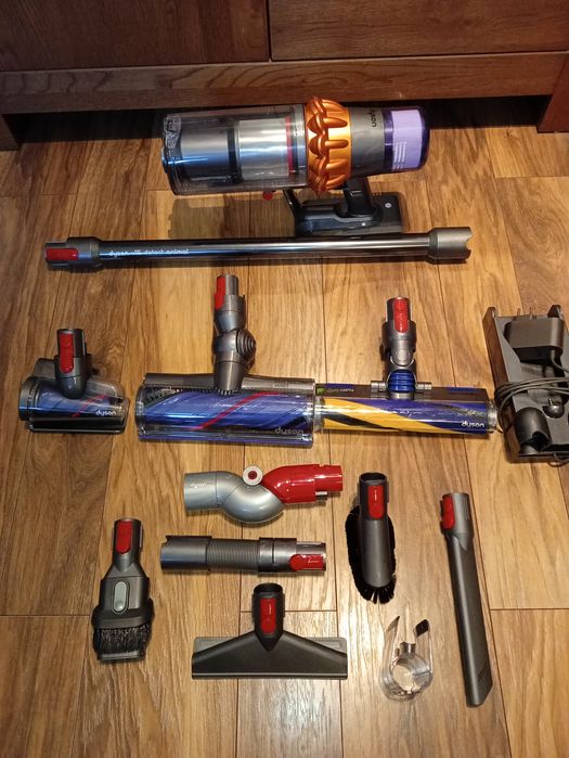 Dyson V15 absolute