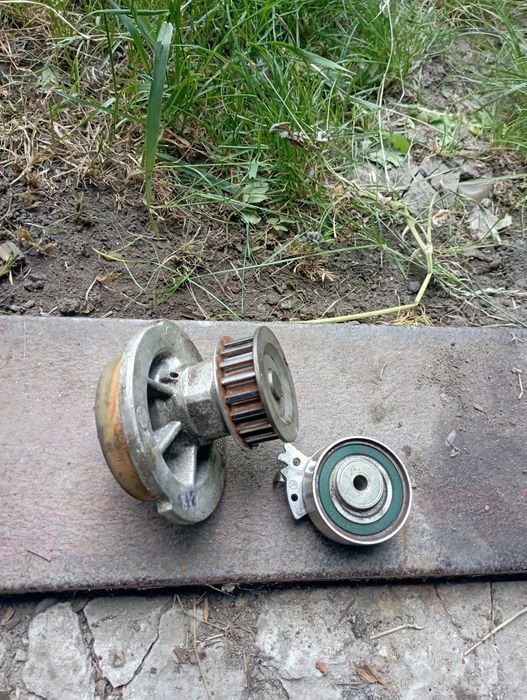 Продам помпу  и ролик