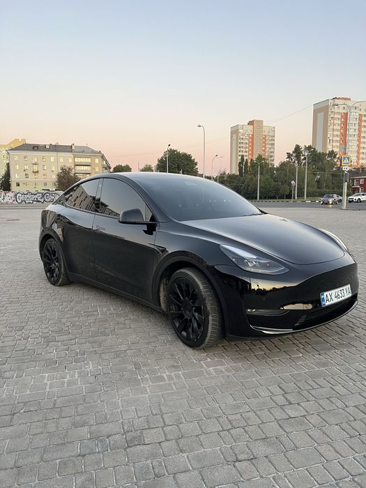 Продам Tesla Y  7 мест