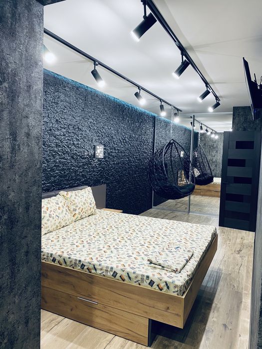 Подобово з РЕЗЕРВНИМ ЖИВЛЕННЯМ 2к -  LUX з джакузі в ЖК Рівер Парк