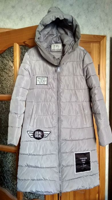 Пальто молодёжное женское на холофайбере.
