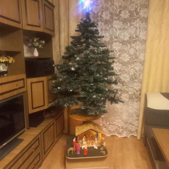 Zestaw świąteczny - choinka, szopka, ozdoby, wieniec