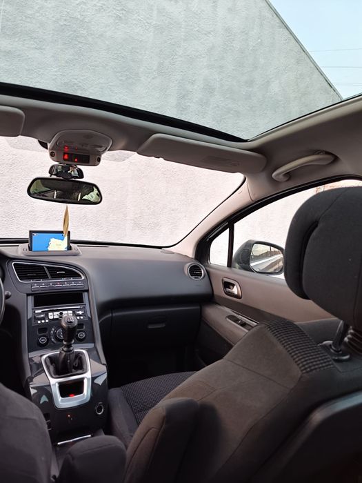 Peugeot 5008 (7 Lugares)