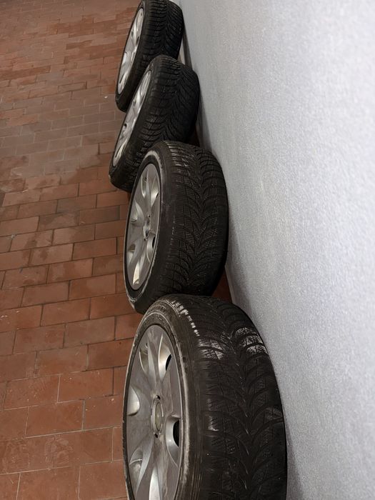 Pneus com jantes Good Year 195/55 R16