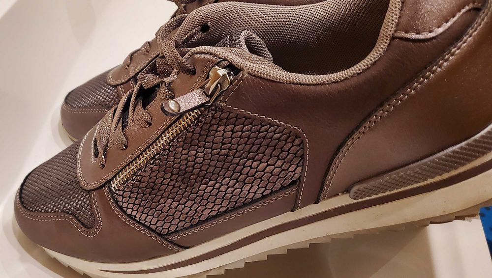 Buty 40 sneakersy złoto-miedziane graceland