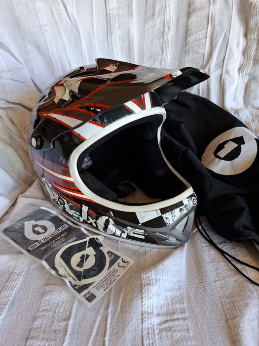 Capacete SixSixOne Strike