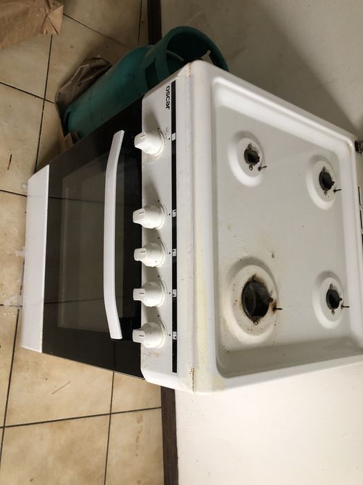 Fogao com alguma ferrugem