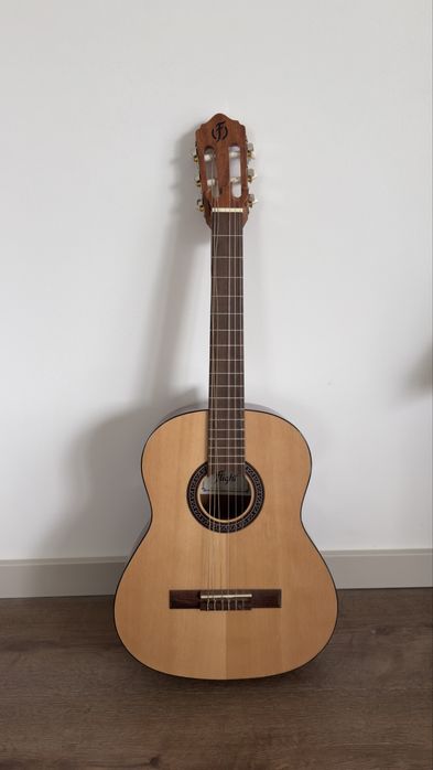 Gitara akustyczna 3/4 uszkodzona