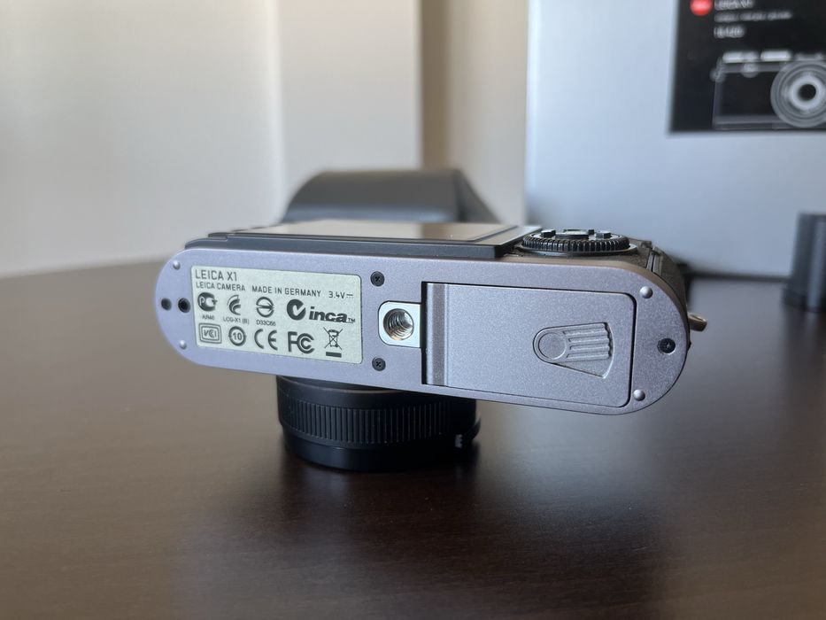 Leica X1 (camera + acessórios)