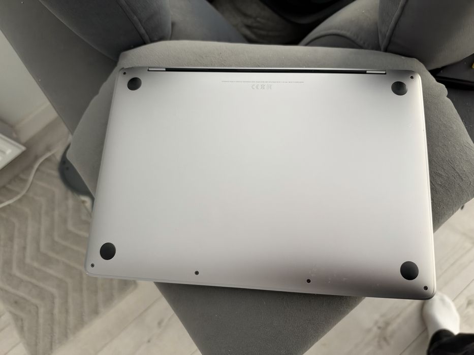 Apple MacBook Pro M1 / 16GB RAM / 512GB SSD / Stan bardzo dobry