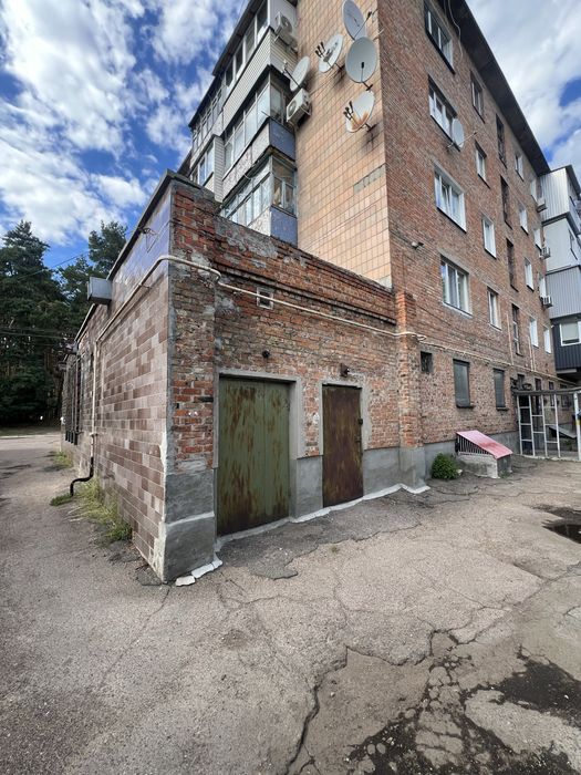 Оренда комерції 402 м² , 1$ м², довгостроково, вул. Пальохи 1