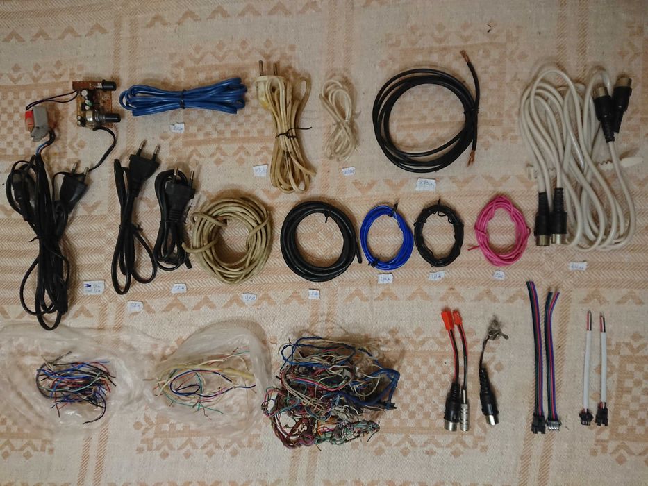 Запчасти радиодетали,разъёмы,шнуры,элем.ЛПМ,пассики,др