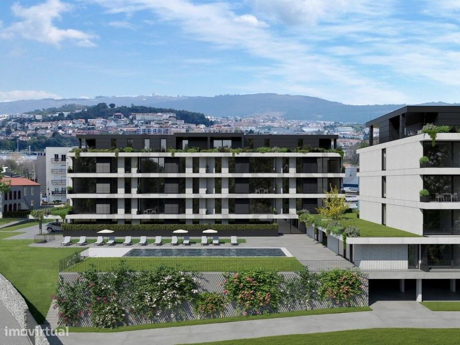 Vende-se T1 Com Varandas- Braga - Condomínio