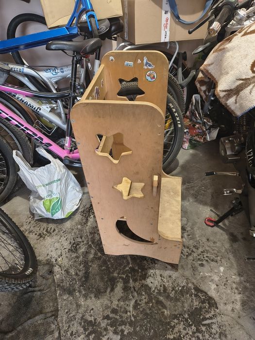 Pomocnik kuchennych dla dziecka.